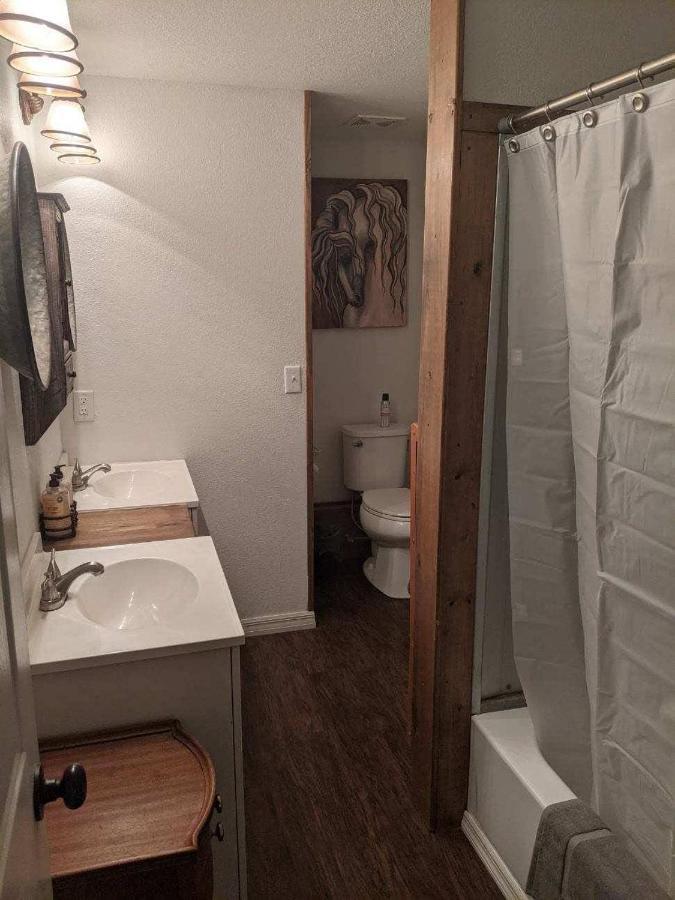 Bunkhouse Farm Stay Fort White Exterior foto