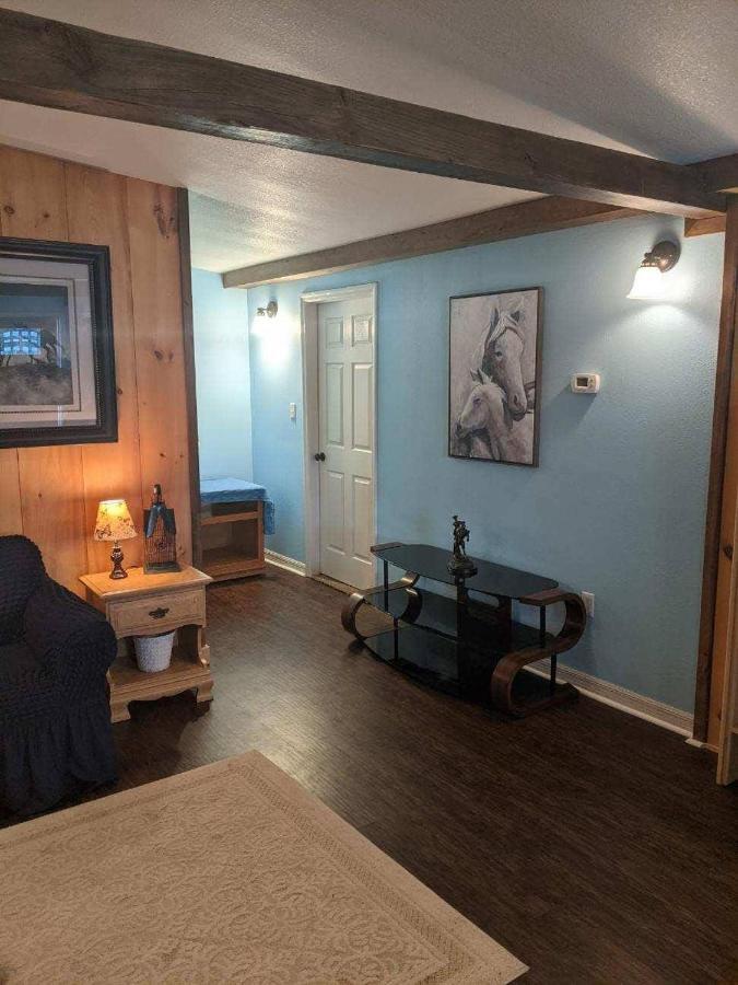 Bunkhouse Farm Stay Fort White Exterior foto